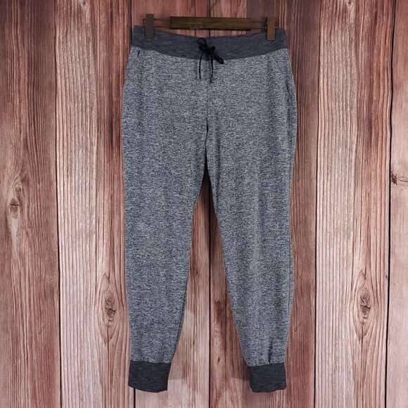 *Read* Athleta Womens Medium Flux Soft Stretch Jogger 2.0 Sweatpants Gray 868915 - Picture 1 of 14